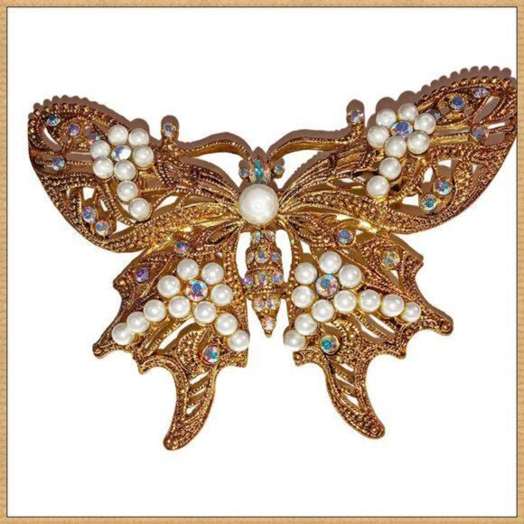 Gorgeous‎ Large Butterfly Brooch - Picture 2 of 8